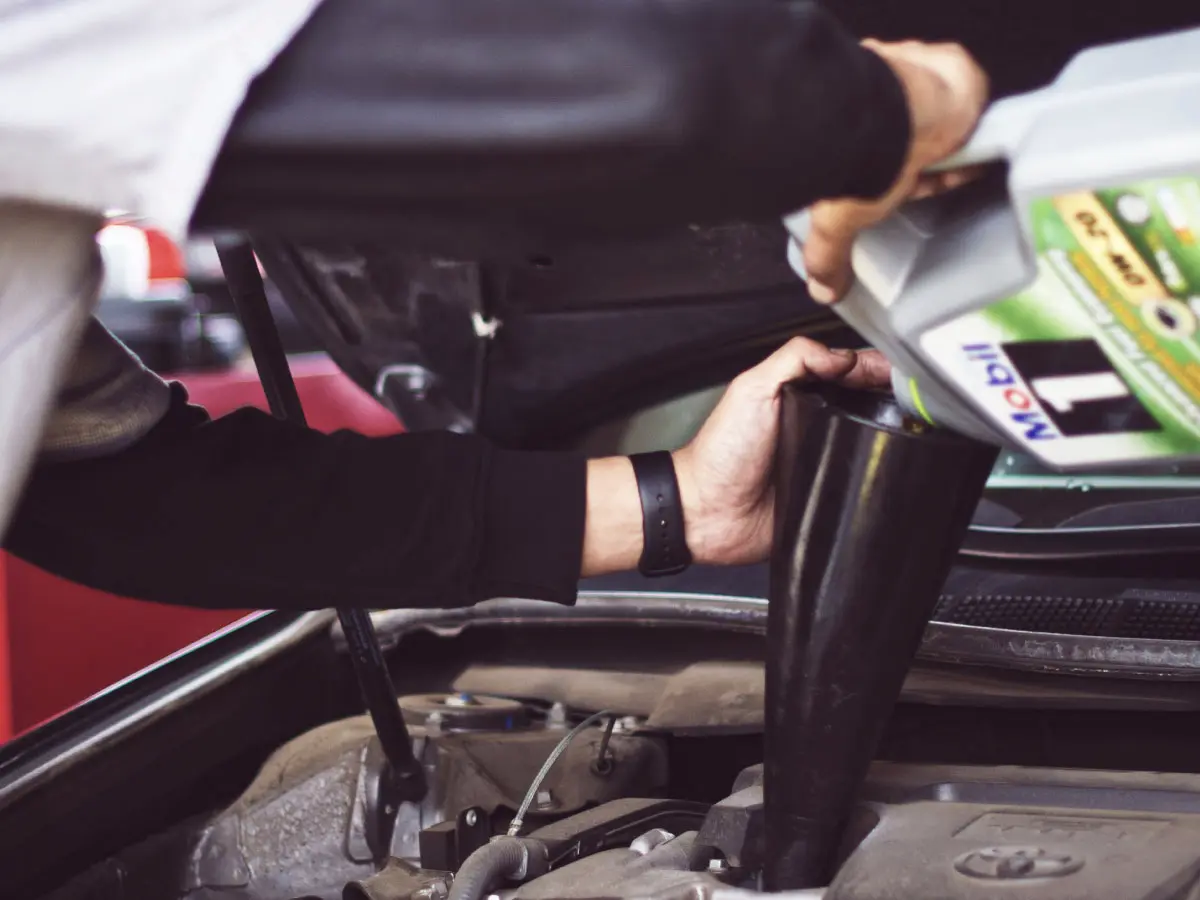 Plnění klimatizace